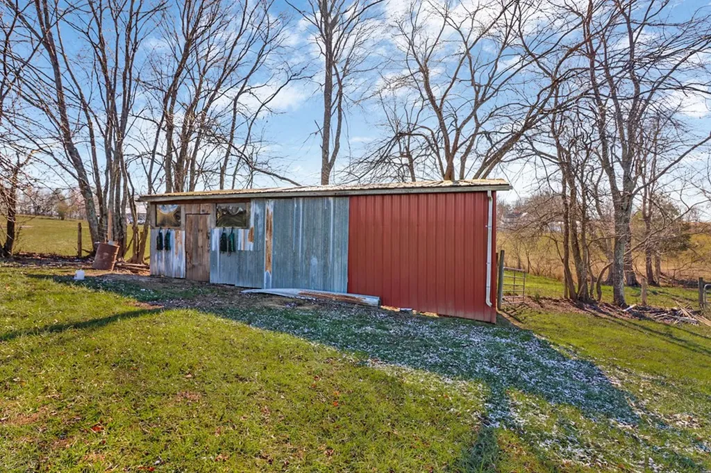 1065 Old Grimsley Road Grimsley TN 38556