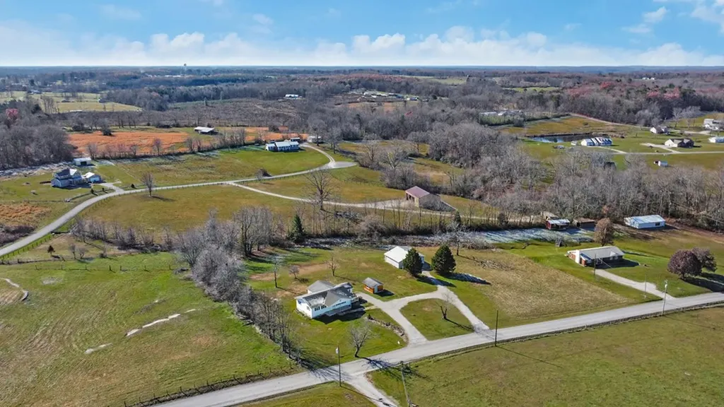 1065 Old Grimsley Road Grimsley TN 38556