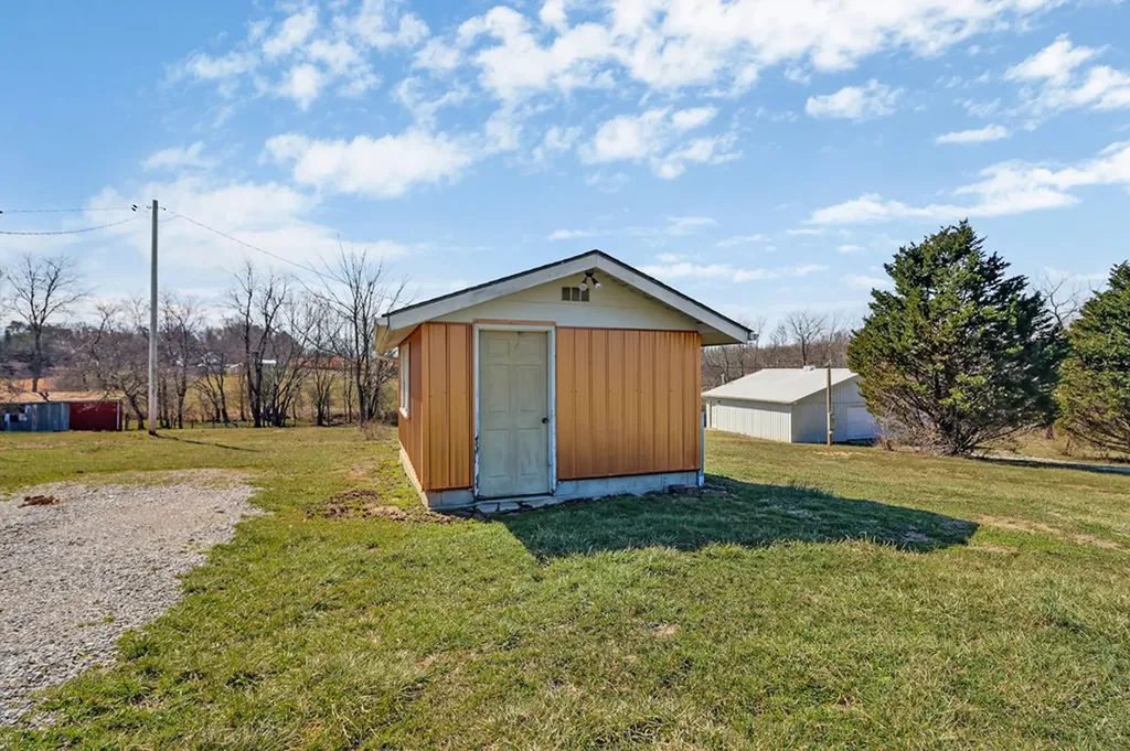 1065 Old Grimsley Road Grimsley TN 38556