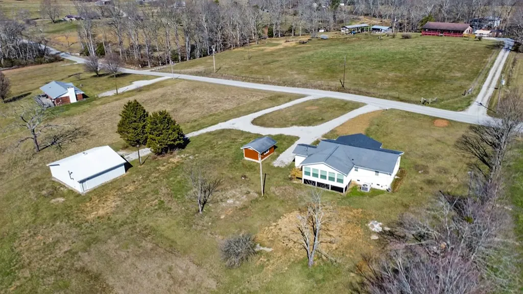 1065 Old Grimsley Road Grimsley TN 38556