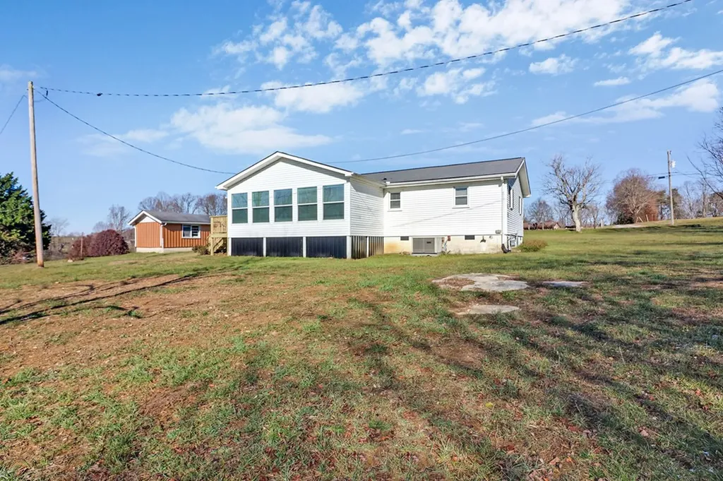 1065 Old Grimsley Road Grimsley TN 38556