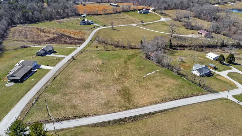 1065 Old Grimsley Road Grimsley TN 38556