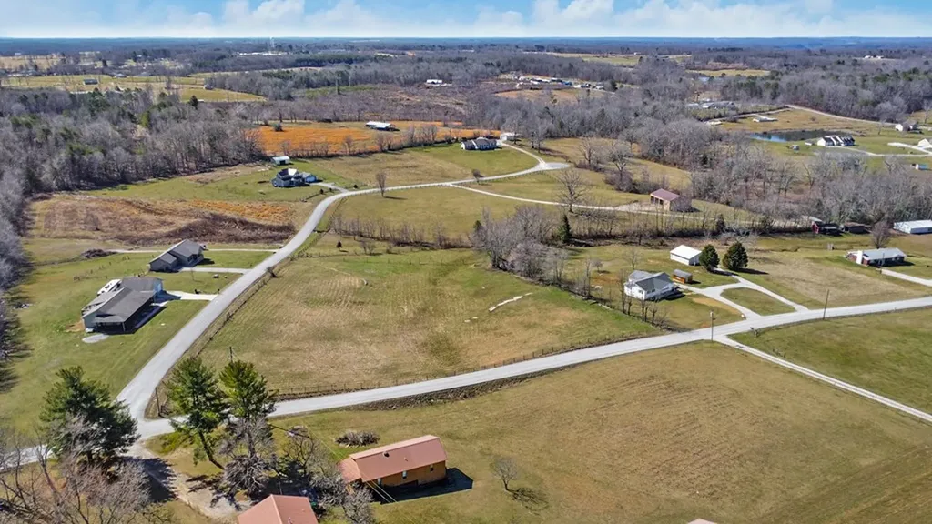 1065 Old Grimsley Road Grimsley TN 38556
