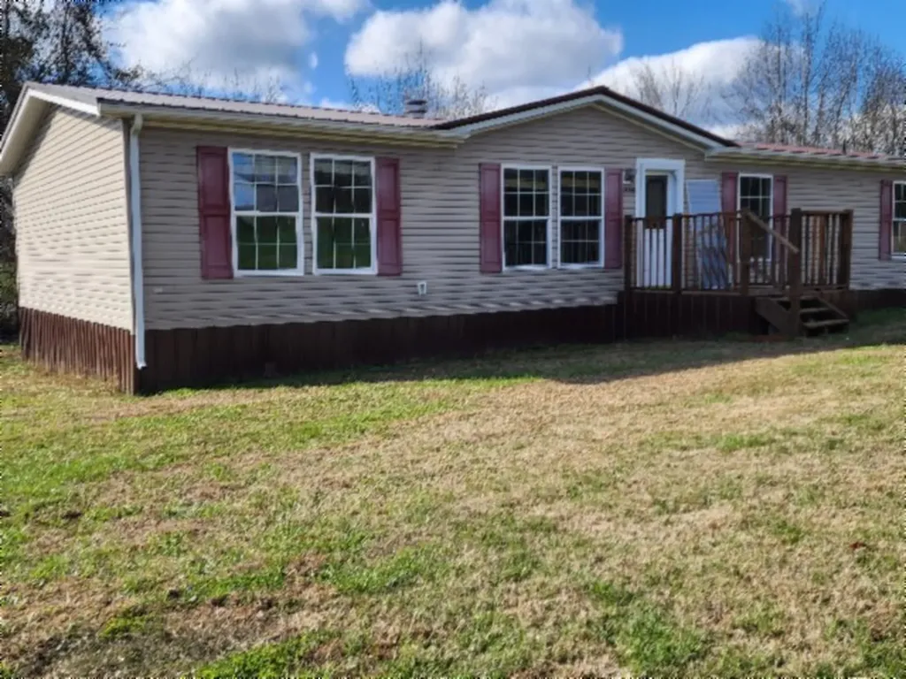 11508 Clay County Highway Moss TN 38575