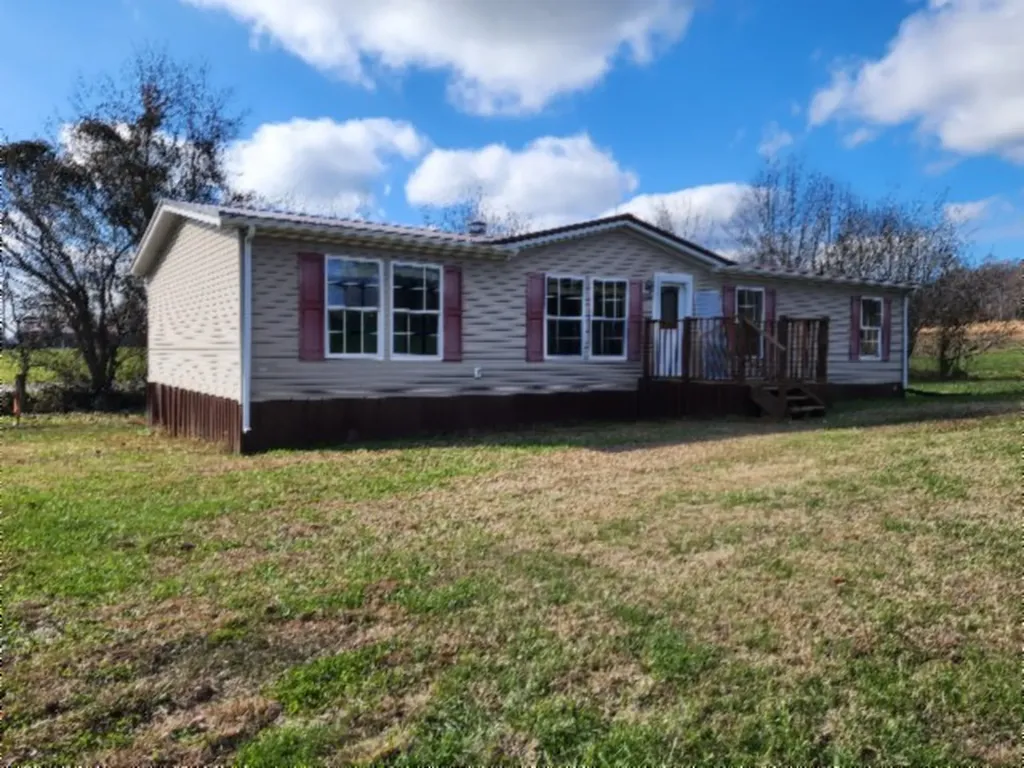 11508 Clay County Highway Moss TN 38575