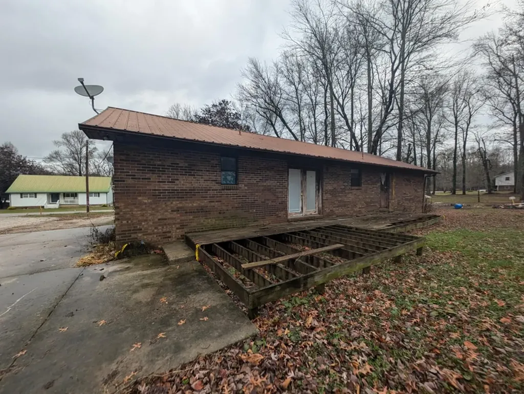 6674 Putnam Street Baxter TN 38544