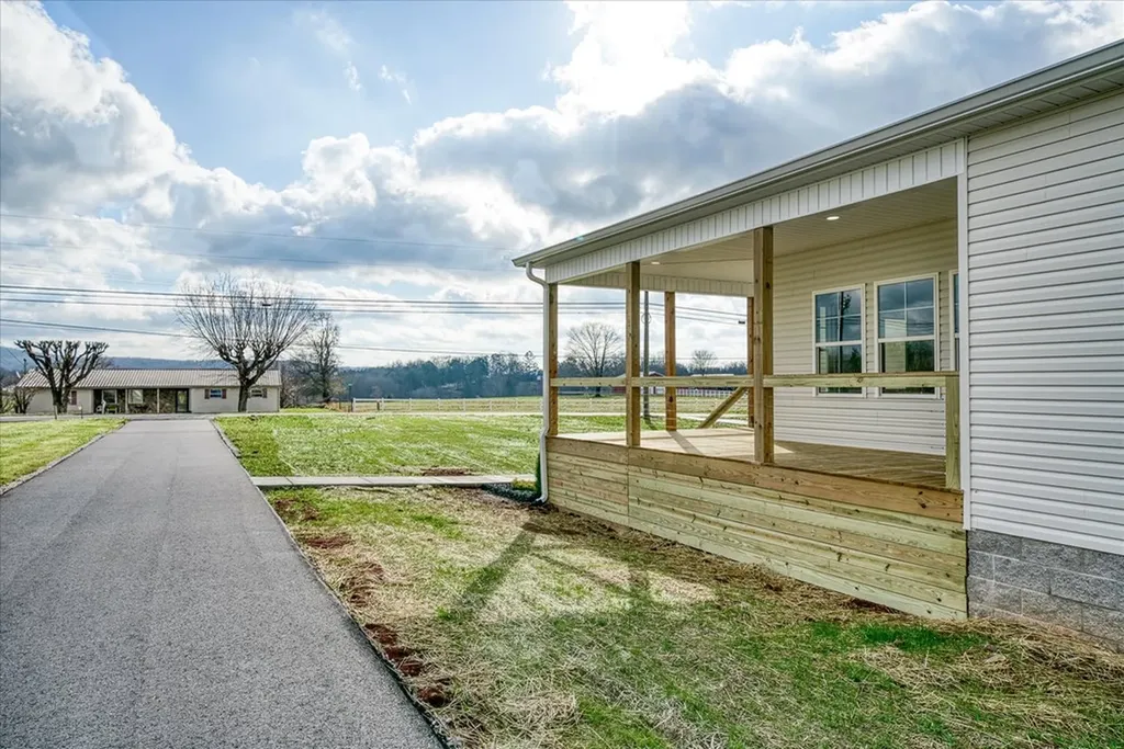 3430 Mcminnville Highway Sparta TN 38583