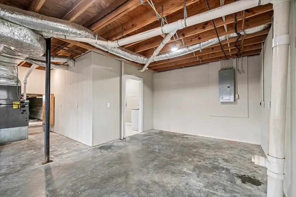 305 N Holly Street Monterey TN 38574