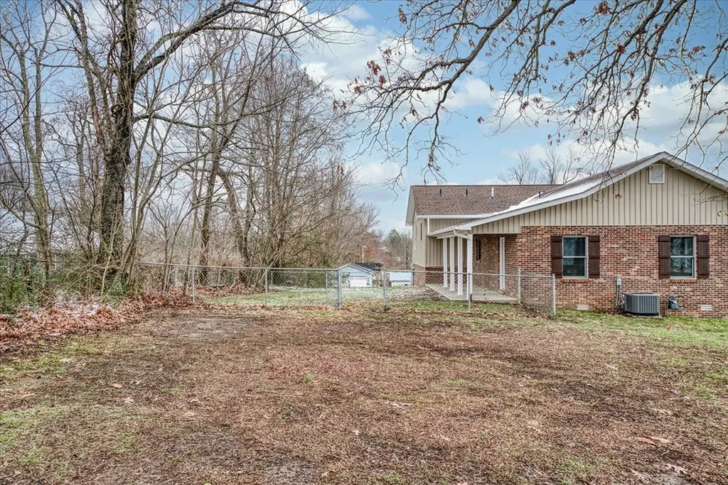 305 N Holly Street Monterey TN 38574