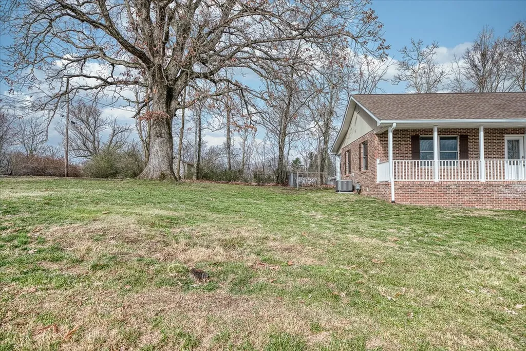 305 N Holly Street Monterey TN 38574