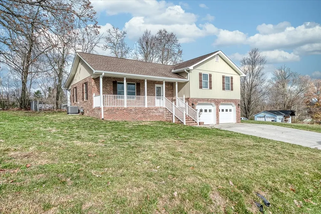 305 N Holly Street Monterey TN 38574