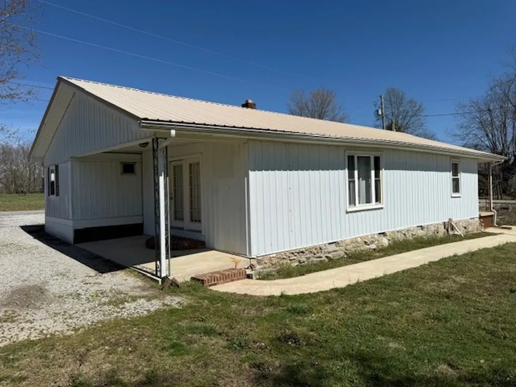 208 Grace Avenue Baxter TN 38544