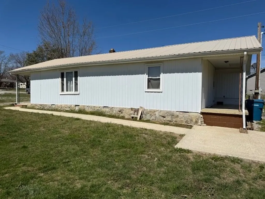 208 Grace Avenue Baxter TN 38544