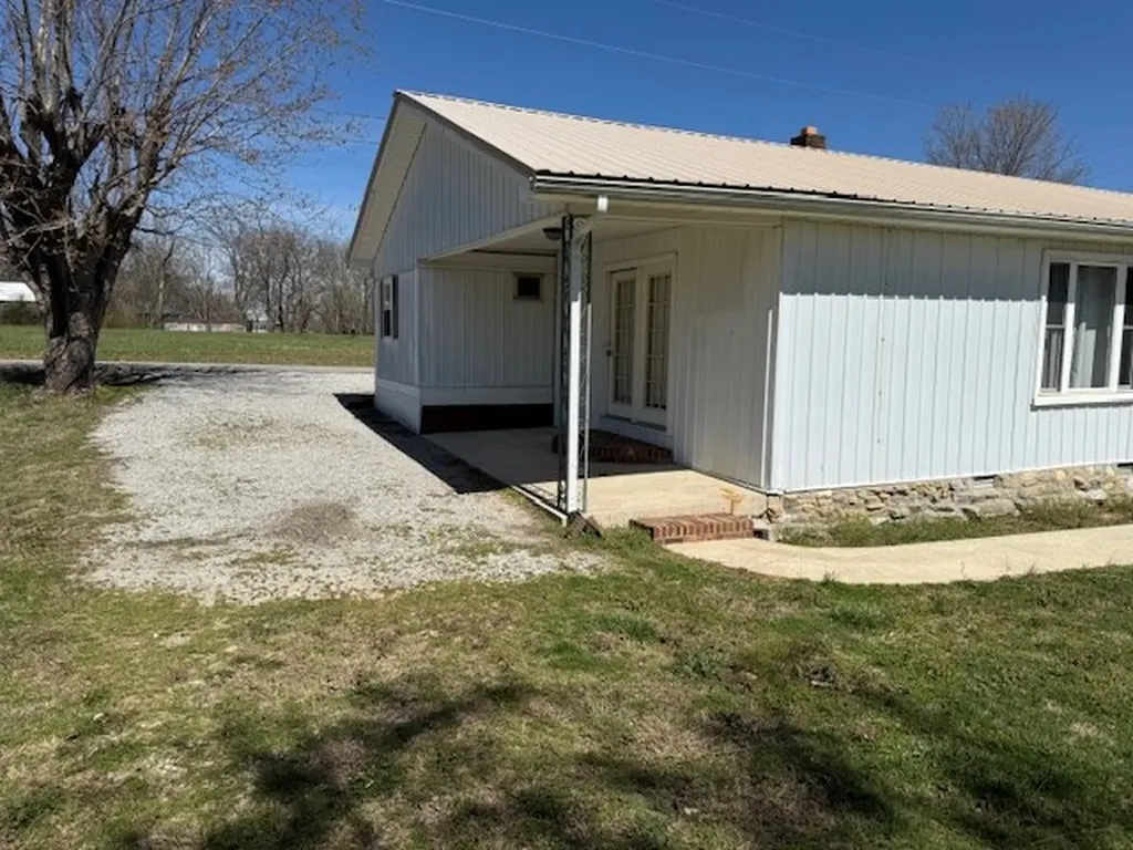 208 Grace Avenue Baxter TN 38544