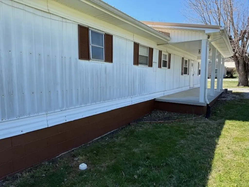 208 Grace Avenue Baxter TN 38544