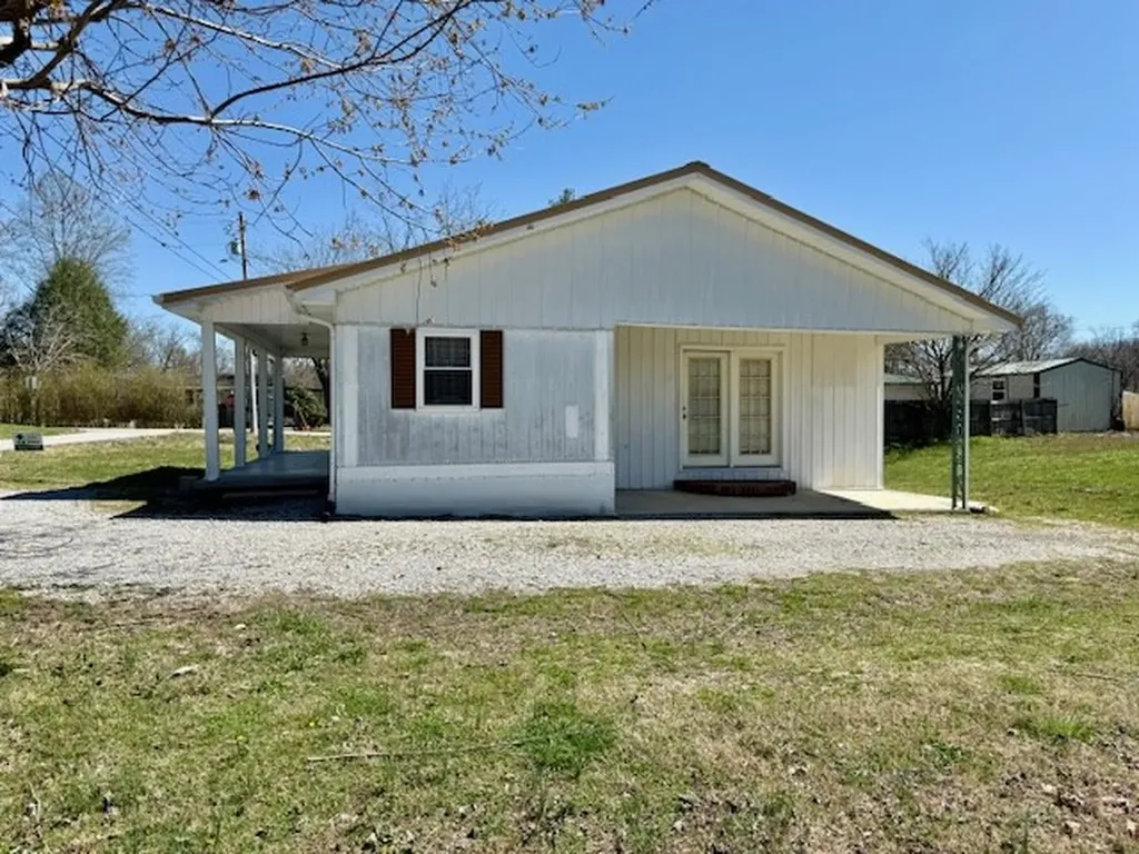 208 Grace Avenue Baxter TN 38544