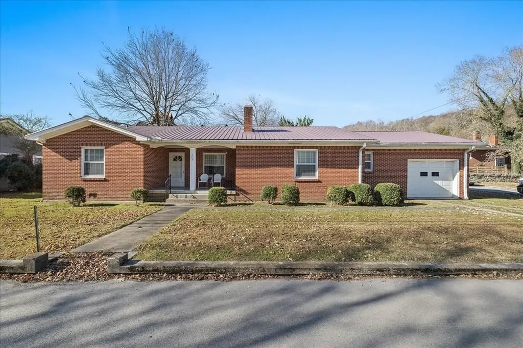 205 N Murray Street Gainesboro TN 38562