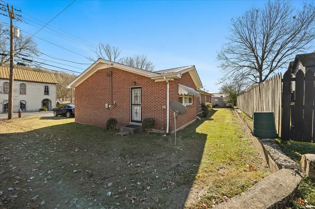 205 N Murray Street Gainesboro TN 38562