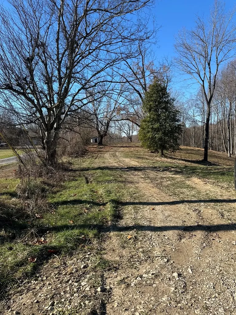 2500 Mccoinsville Road Gainesboro TN 38562