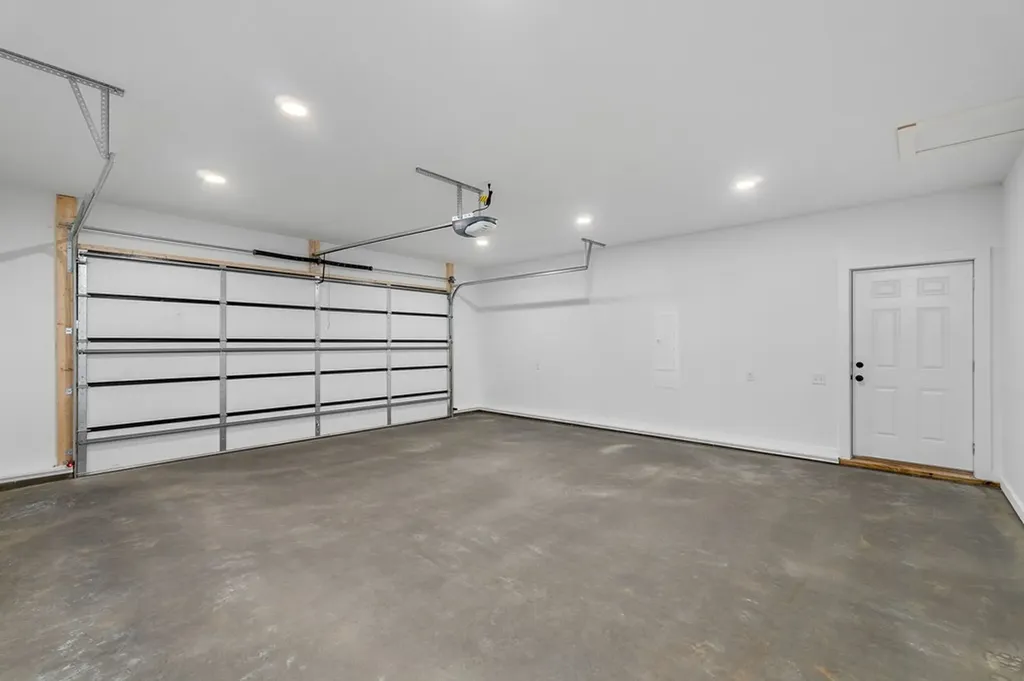 4437 Window Cliff Baxter TN 38544