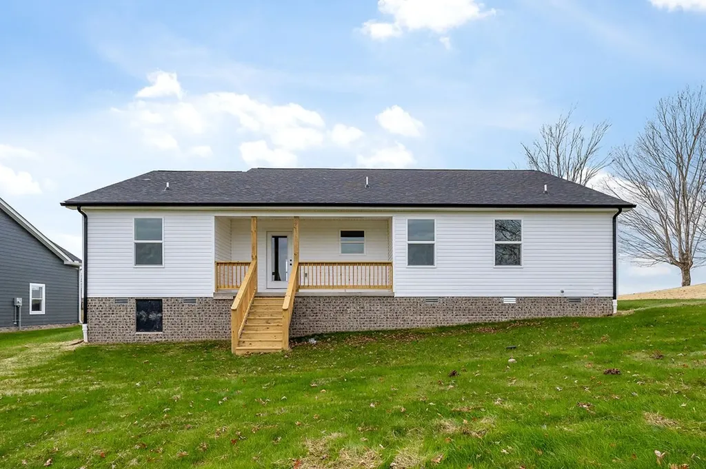 4437 Window Cliff Baxter TN 38544