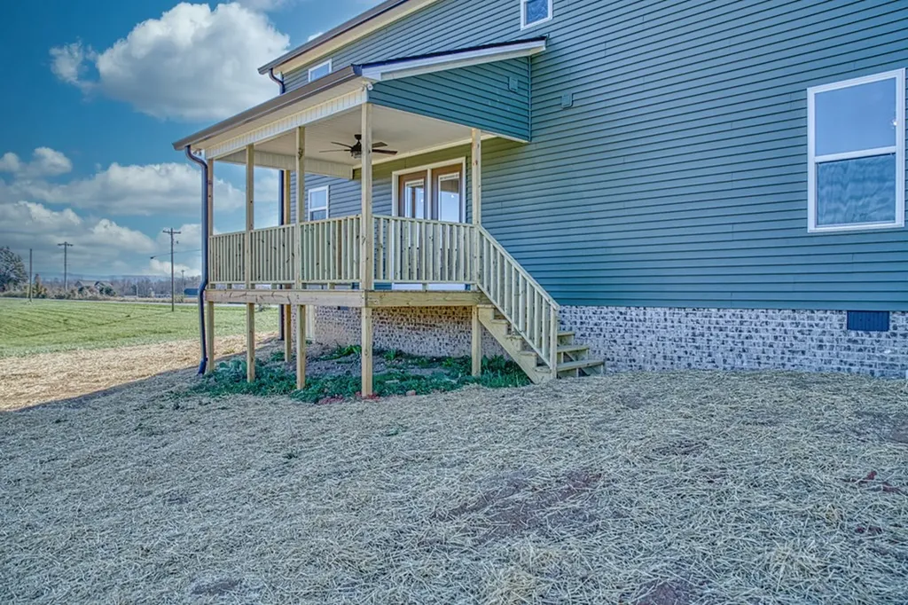 1049 West Cemetery Road Cookeville TN 38506