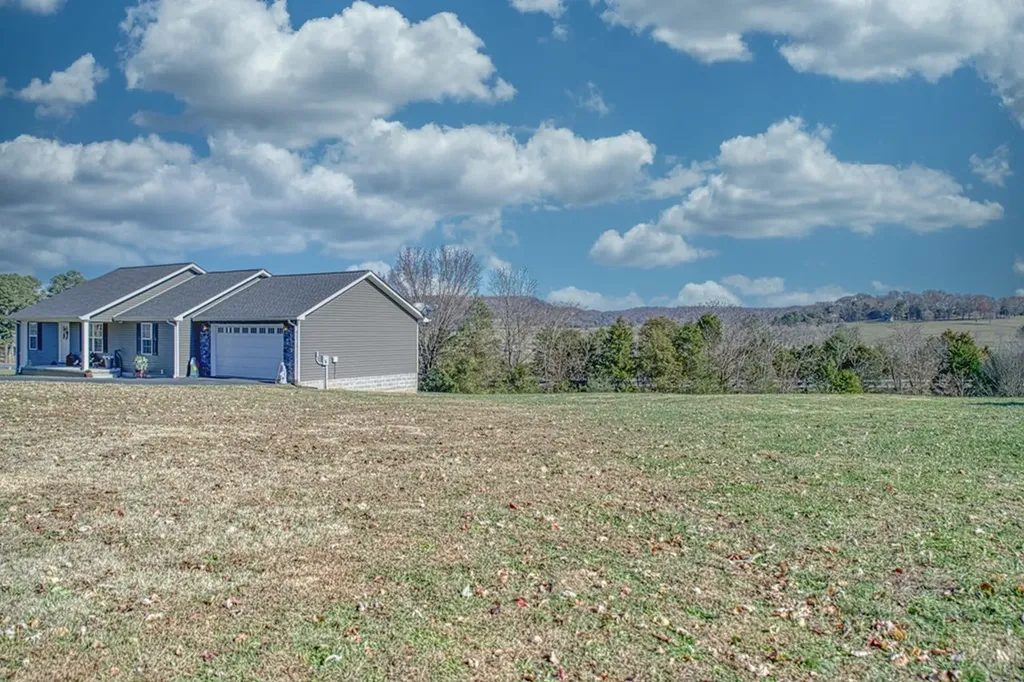 566 Charles Golden Road Sparta TN 38583