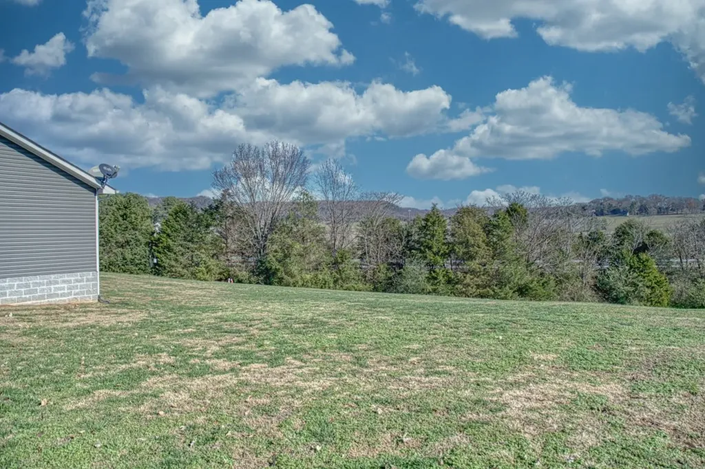 566 Charles Golden Road Sparta TN 38583