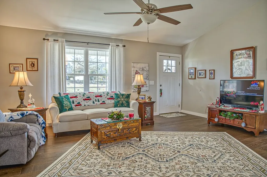 566 Charles Golden Road Sparta TN 38583