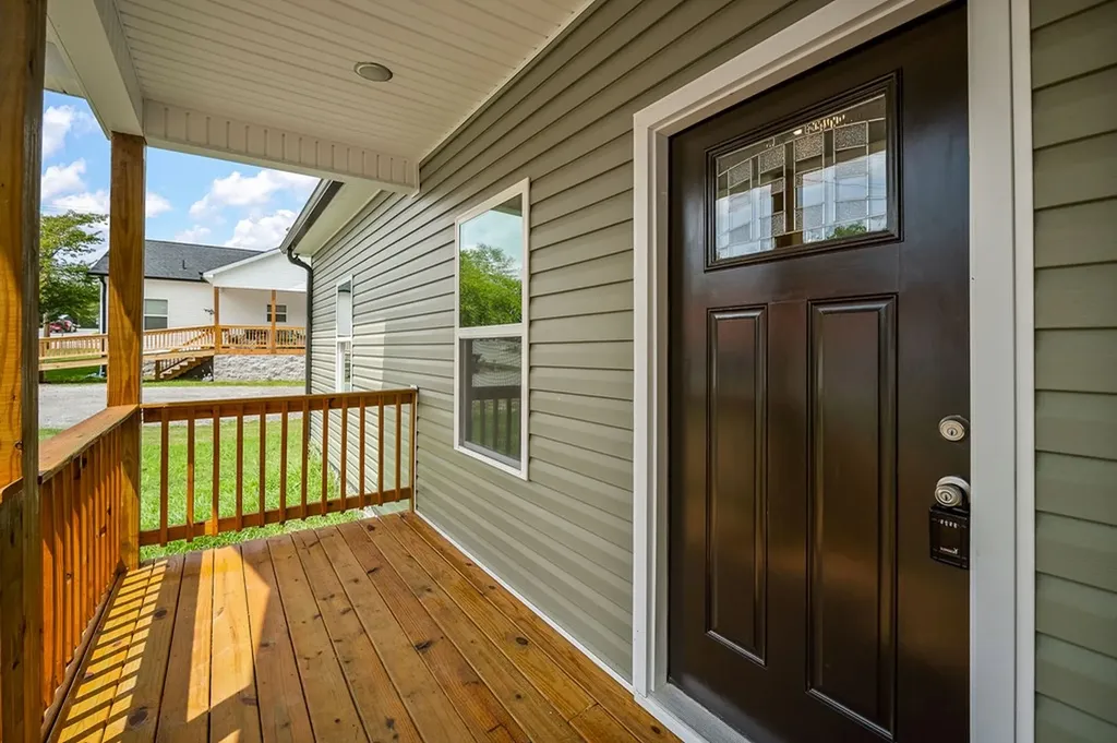 104 E Bryant Street Smithville TN 37166