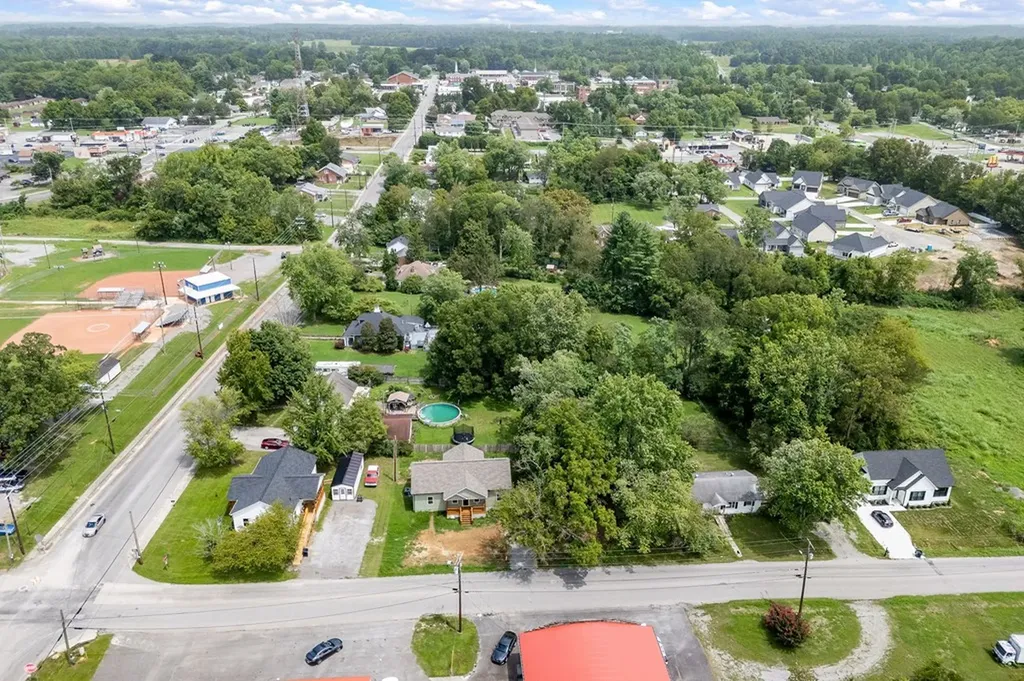 104 E Bryant Street Smithville TN 37166