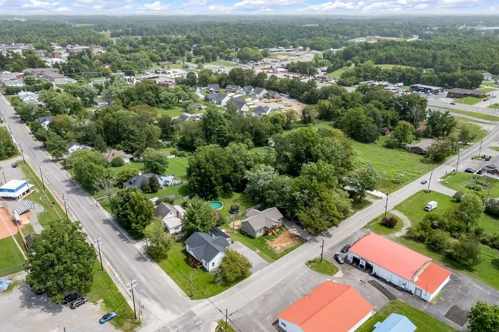 104 E Bryant Street Smithville TN 37166