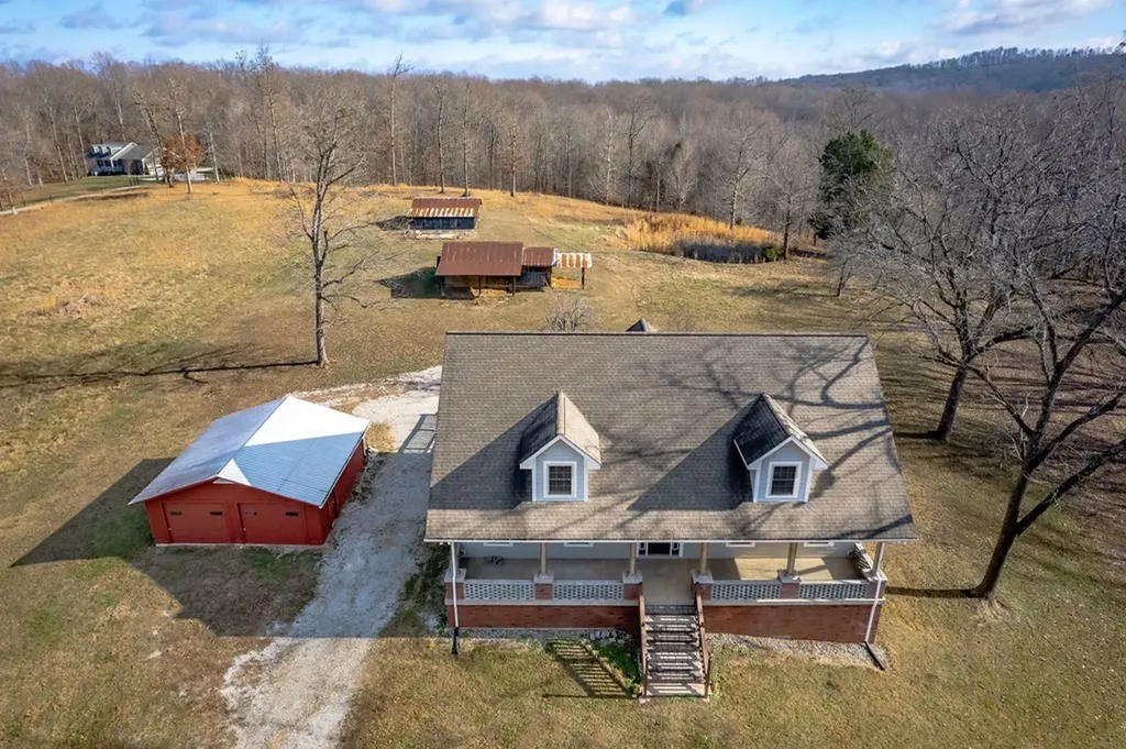 466 Creed Wright Road Walling TN 38587