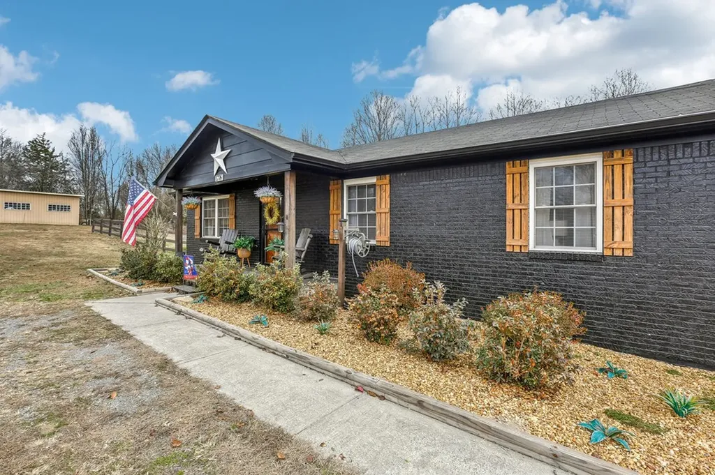 1776 Poss Road Smithville TN 37166