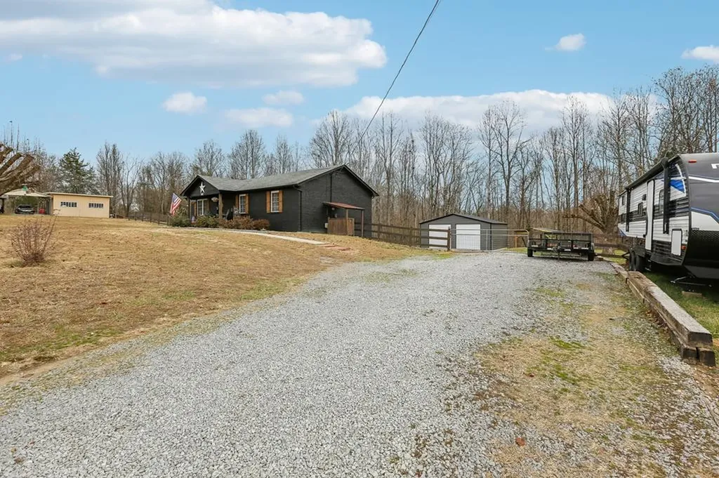 1776 Poss Road Smithville TN 37166