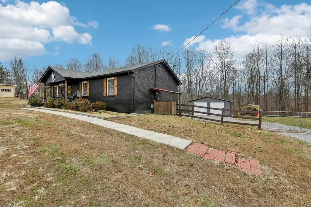 1776 Poss Road Smithville TN 37166