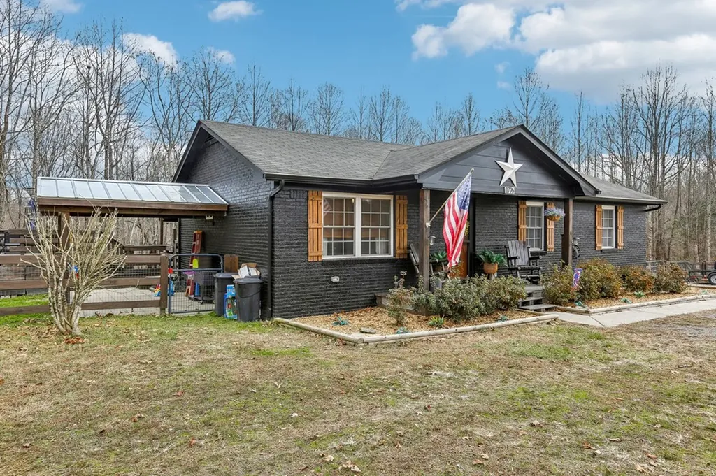 1776 Poss Road Smithville TN 37166