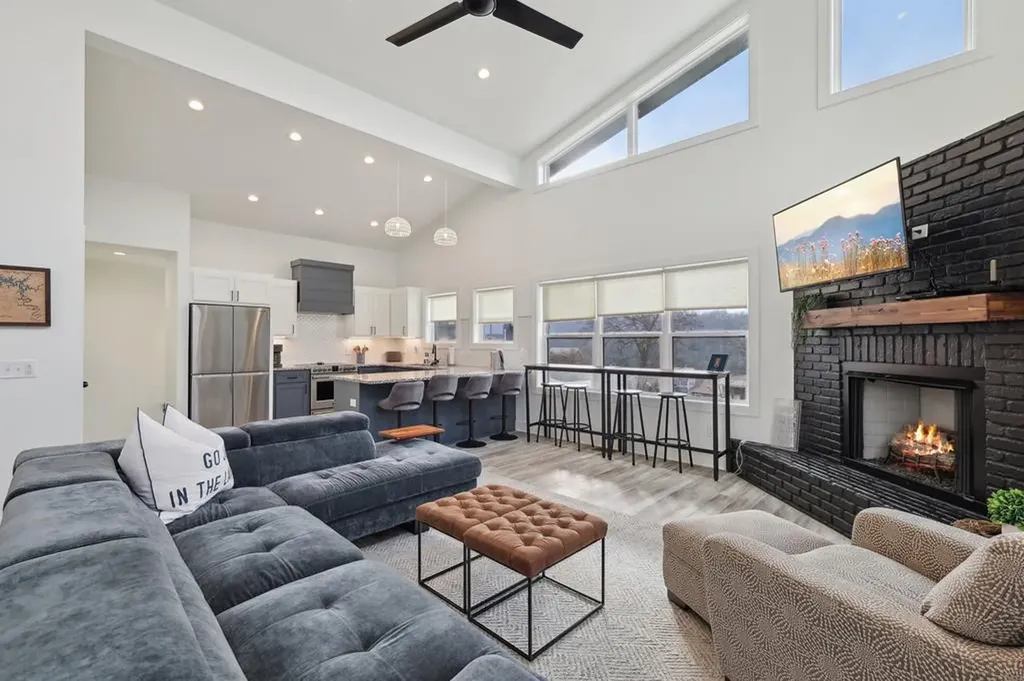 306 Hope Cove Smithville TN 37166