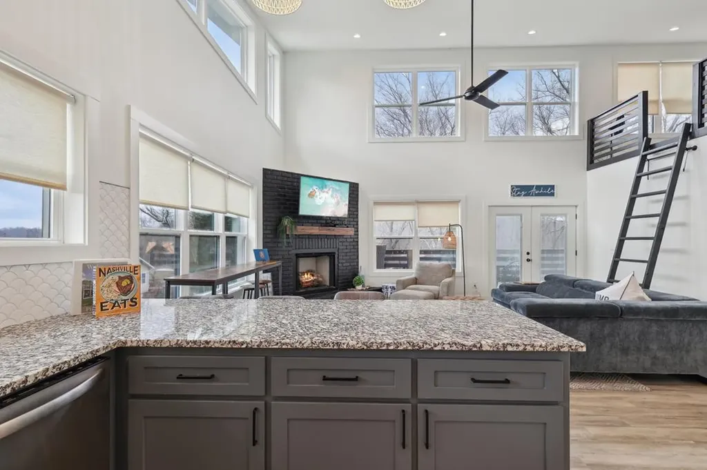 306 Hope Cove Smithville TN 37166