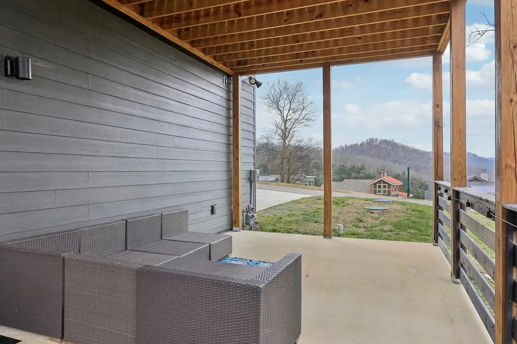 306 Hope Cove Smithville TN 37166