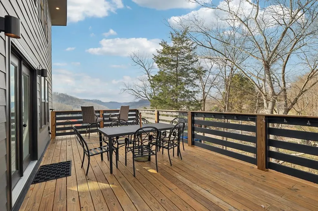 306 Hope Cove Smithville TN 37166