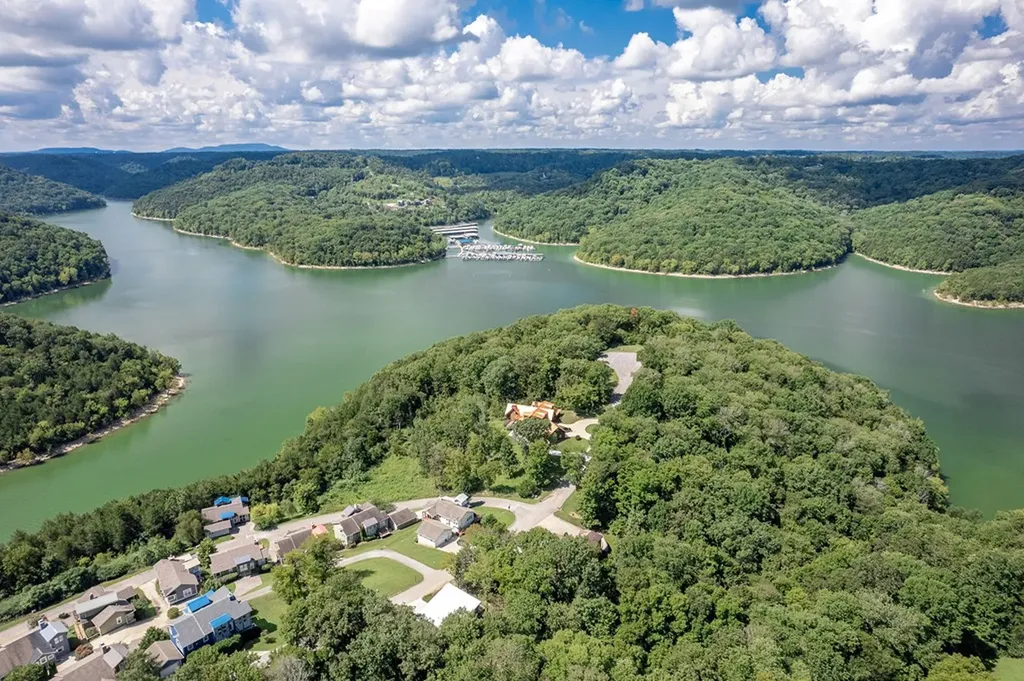 306 Hope Cove Smithville TN 37166
