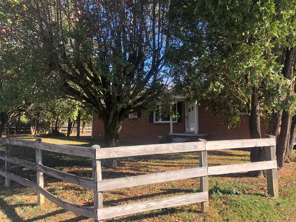 359 Adcock Cemetery Road Smithville TN 37166