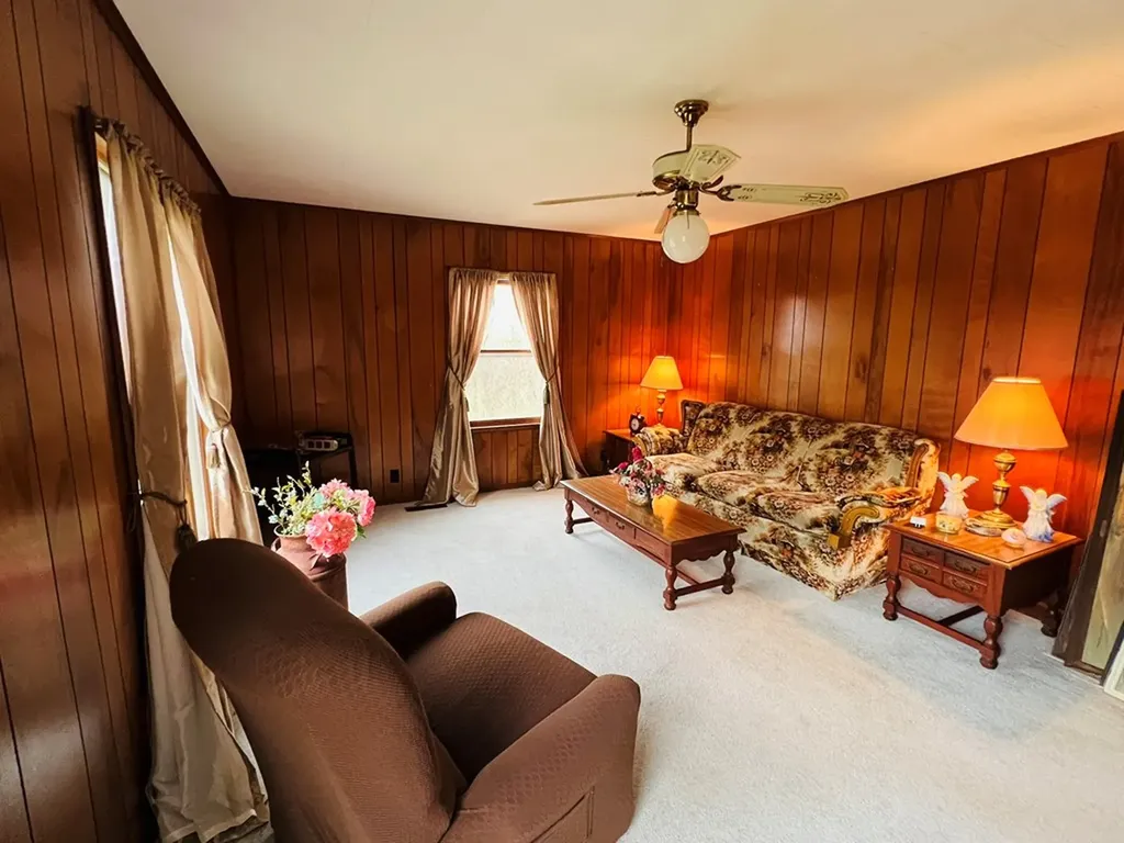 1008 Old Static Road Byrdstown TN 38549