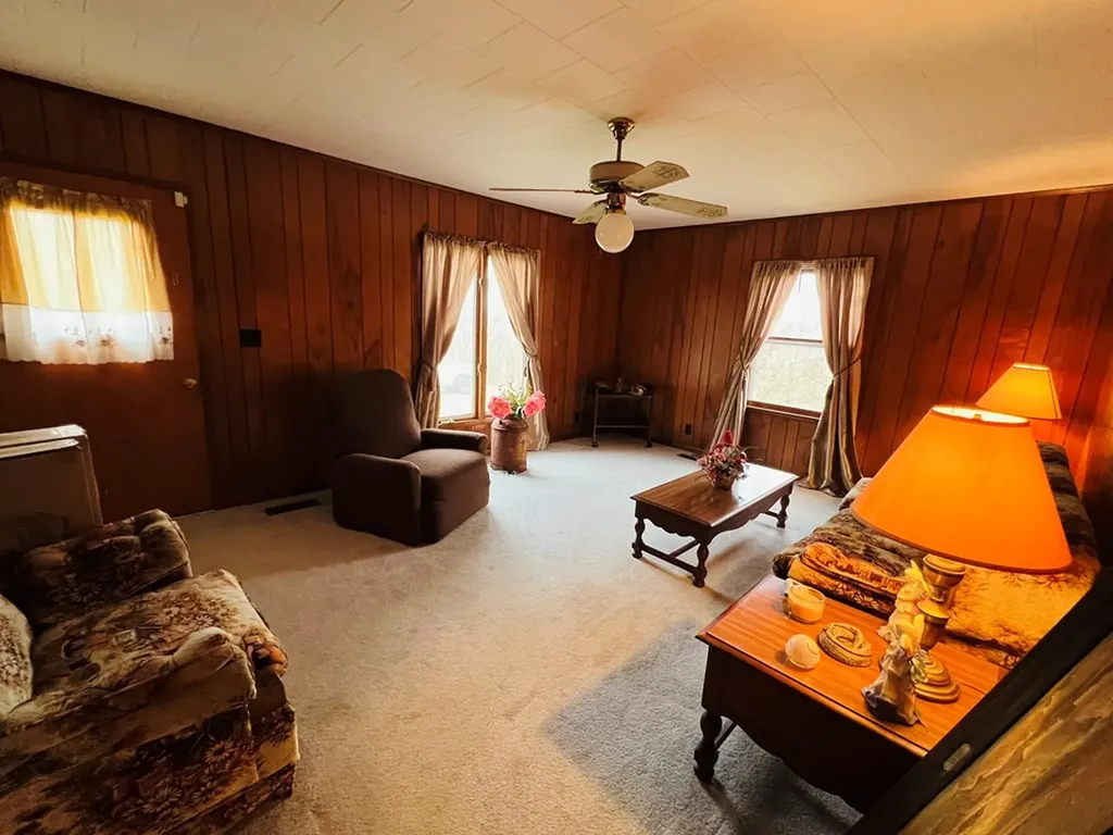 1008 Old Static Road Byrdstown TN 38549