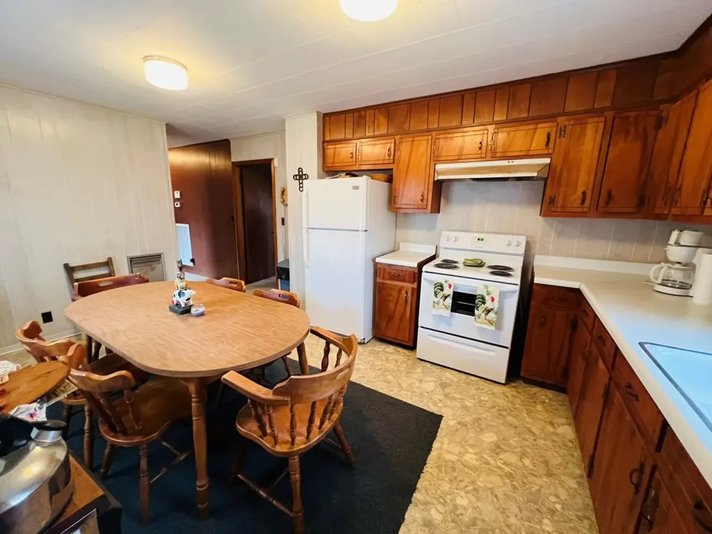 1008 Old Static Road Byrdstown TN 38549