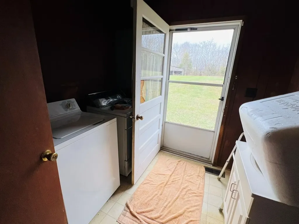 1008 Old Static Road Byrdstown TN 38549