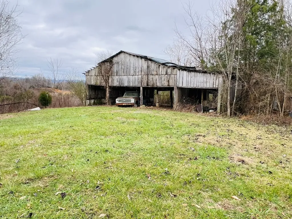 1008 Old Static Road Byrdstown TN 38549