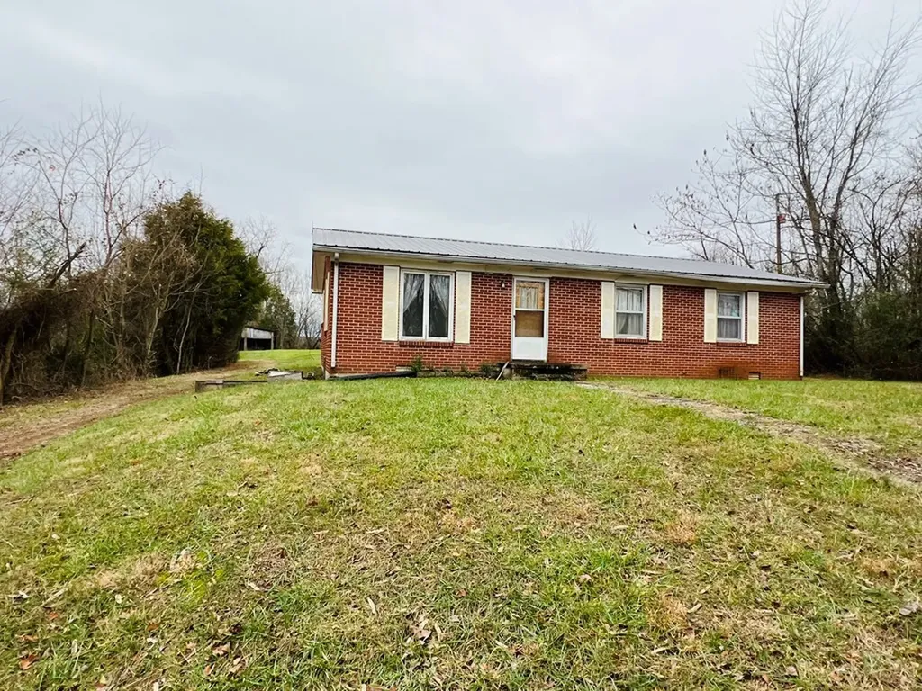 1008 Old Static Road Byrdstown TN 38549