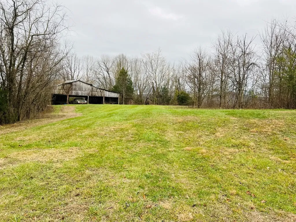 1008 Old Static Road Byrdstown TN 38549